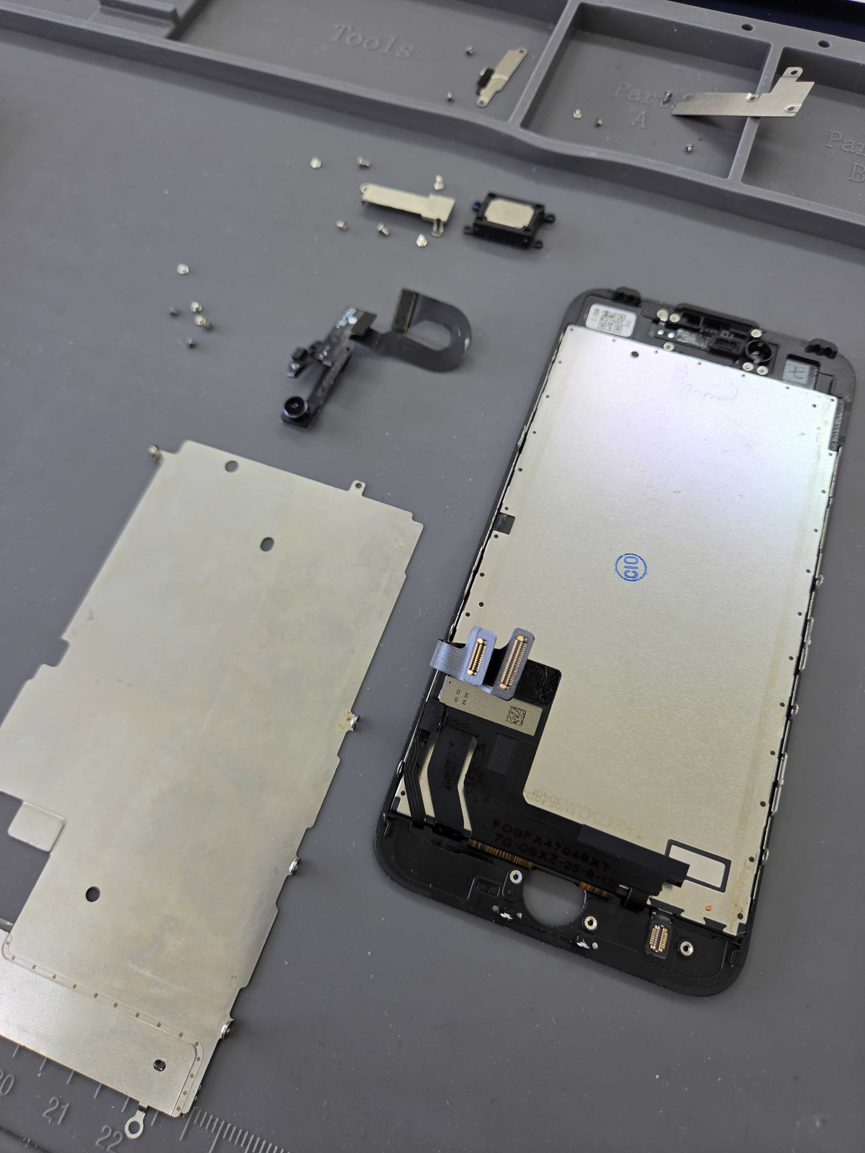 豊川市】iPhone 7の画面割れ修理｜ひび割れた画面も当日60分で新品同様